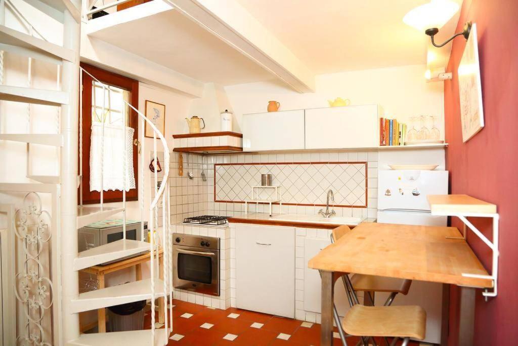 Santa Maria Novella Station Florentine Apartment Firenze Bagian luar foto
