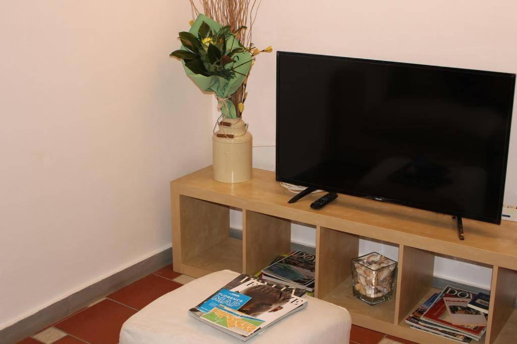 Santa Maria Novella Station Florentine Apartment Firenze Bagian luar foto